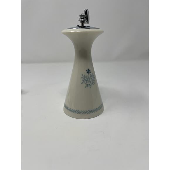 Lenox Fine China Wyndcrest Sat and Pepper Mill Set Vintage Ivory 1970's - Picture 13 of 14